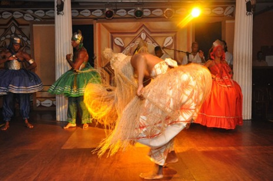 show-foclorico-salvador-noite